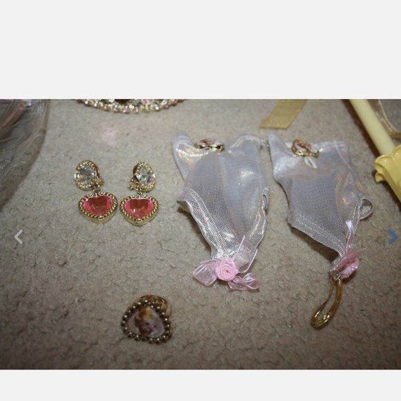 Disney Store Princess Belle Deluxe Holiday Costume Ball Gown Size 5/6 and access - Picture 9 of 12